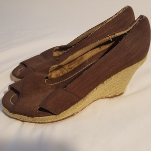 Apostrophe Wedge with 3½ inch Heel Comfy Shoe‎ Size